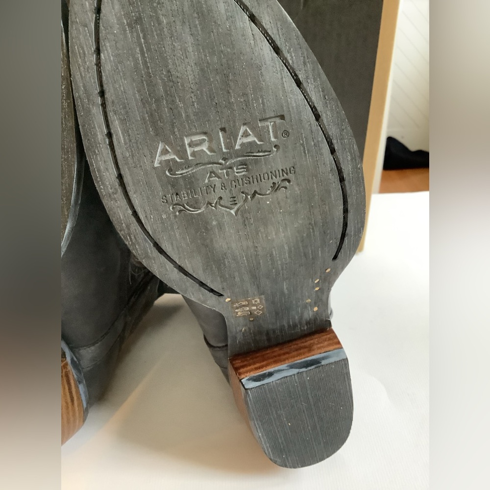 NIB Ariat Billie Side Zip 7” Distressed Pebbled Black Leather Cowboy Boots Sz 6 - Picture 6 of 11